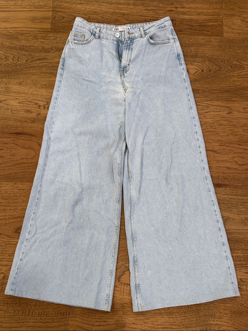 NWOT ZARA SUPER WIDE LEG JEANS SIZE 4